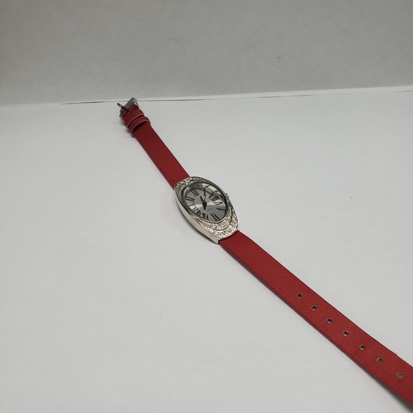 Avon Everyday Watch Red Band Evening Elegance Quartz 2010 Worn Once - Picture 6 of 8